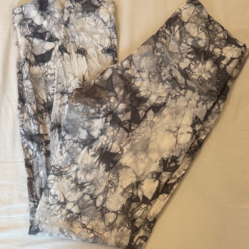 Lululemon Athletica Marble Pattern Leggings